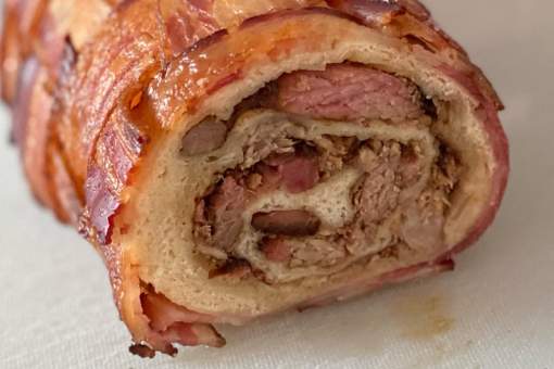 Pulled Pork Pizza Bacon Bomb